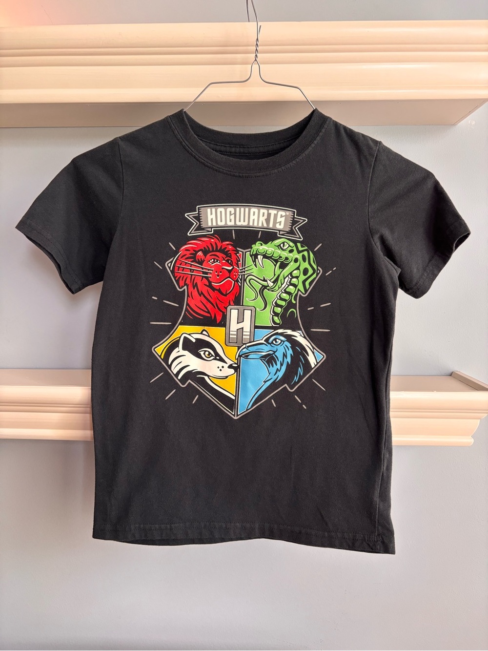 Warner Bros. Black Hogwarts House Crest Kids Tee